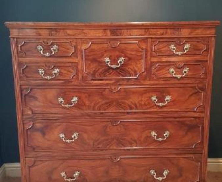 Stunning Quality Early Victorian Figured Walnut Chest of Drawers - Image 1
