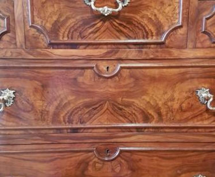 Stunning Quality Early Victorian Figured Walnut Chest of Drawers - Image 5