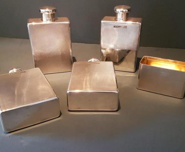 Set of Four Engine Turned Silver Flasks - Image 4