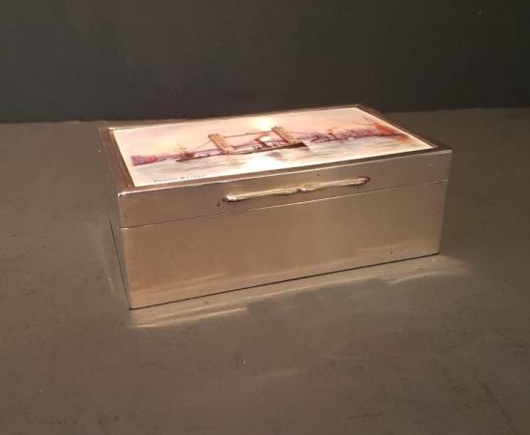 Superb Quality Enamel Top Silver Table Box - Image 6