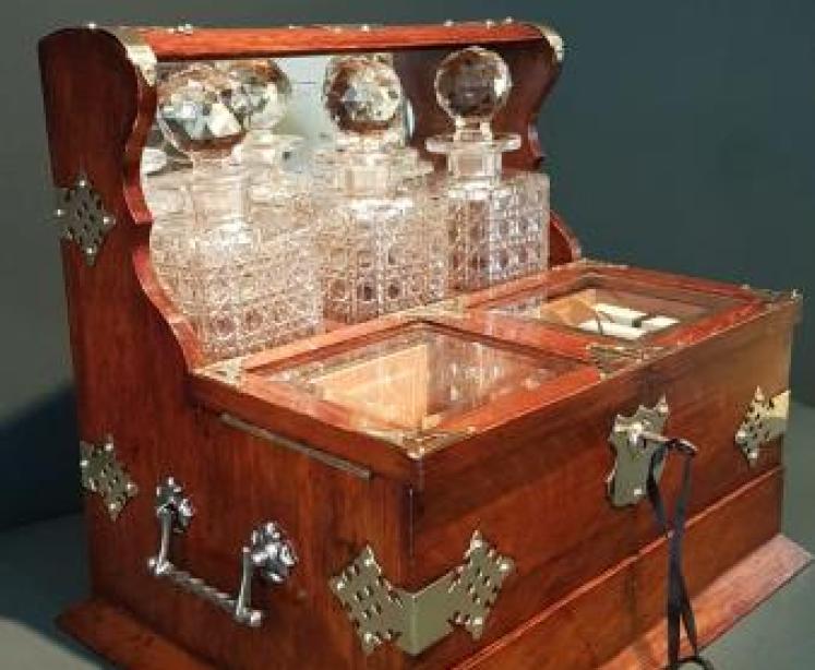 Superb Victorian Oak Tantalus Box - Image 7