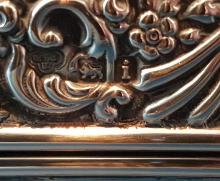 Edwardian Goldsmiths and Silversmiths Silver Box - Image 5
