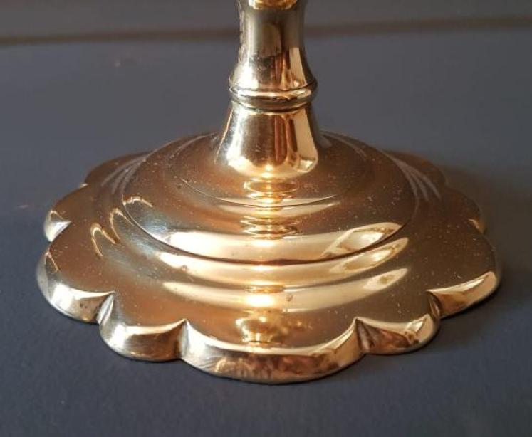 Pair of George III Brass Petal Base Candlesticks - Image 4