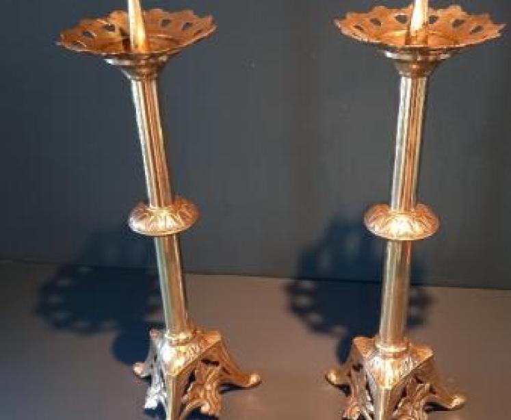 Pair of Mid Victorian Brass Engraved 'Pricket' Candlesticks - Image 7