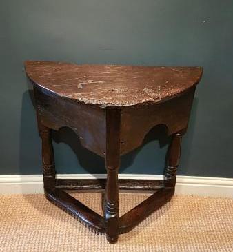 Small Proportioned Early Oak Side Table