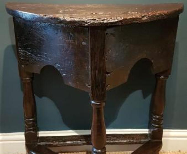 Small Proportioned Early Oak Side Table - Image 2