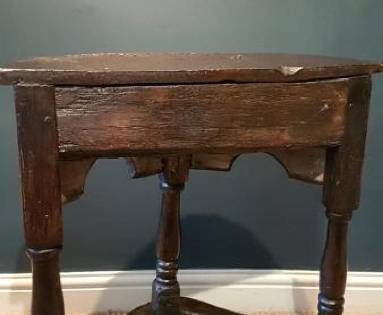 Small Proportioned Early Oak Side Table - Image 6