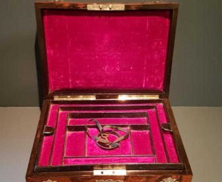 Outstanding Quality Victorian Jewellery Box - Image 6