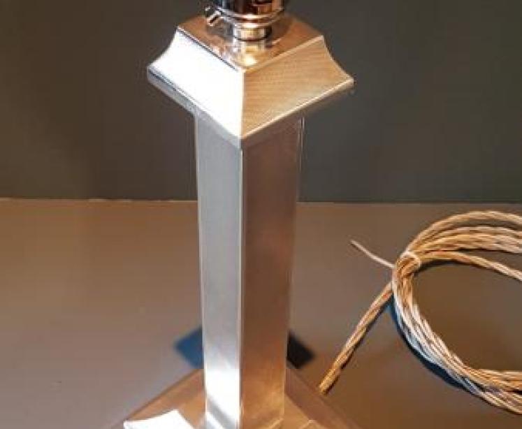 Quality Silver Electric Table Lamp - Image 1