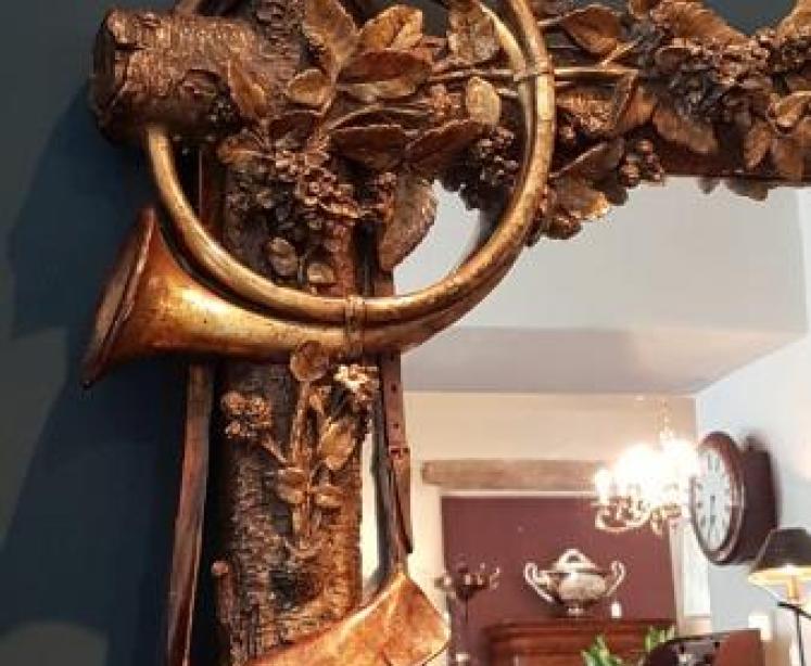 Superb Victorian Shooting Themed Gilt Mirror - Image 3