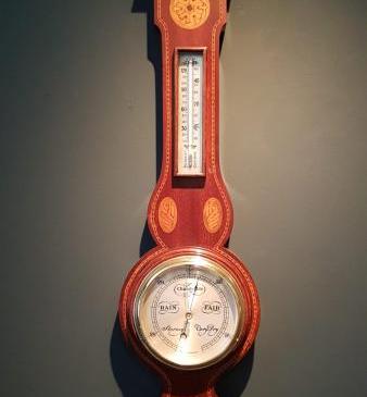 Quality Edwardian Small Proportioned Banjo Barometer