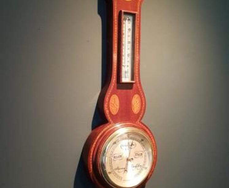 Quality Edwardian Small Proportioned Banjo Barometer - Image 6