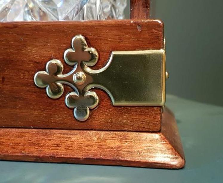 Victorian Mahogany and Cut Crystal Tantalus - Image 6