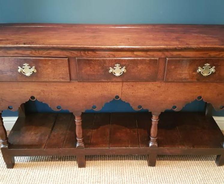 Small George II Oak Open Pot Board Dresser  - Image 1