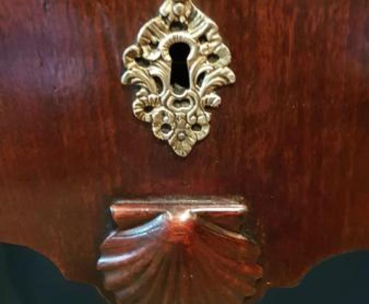 Georgian Irish Mahogany Card Table  - Image 3