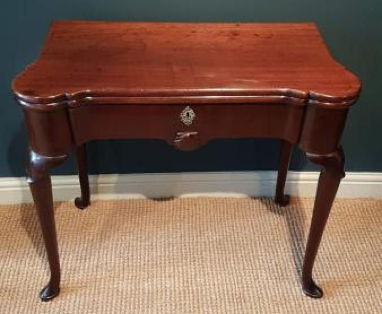 Georgian Irish Mahogany Card Table  - Image 6