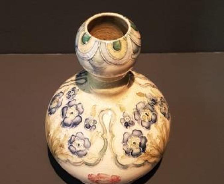 Moorcroft McIntyre Double Gaud Vase - Image 5