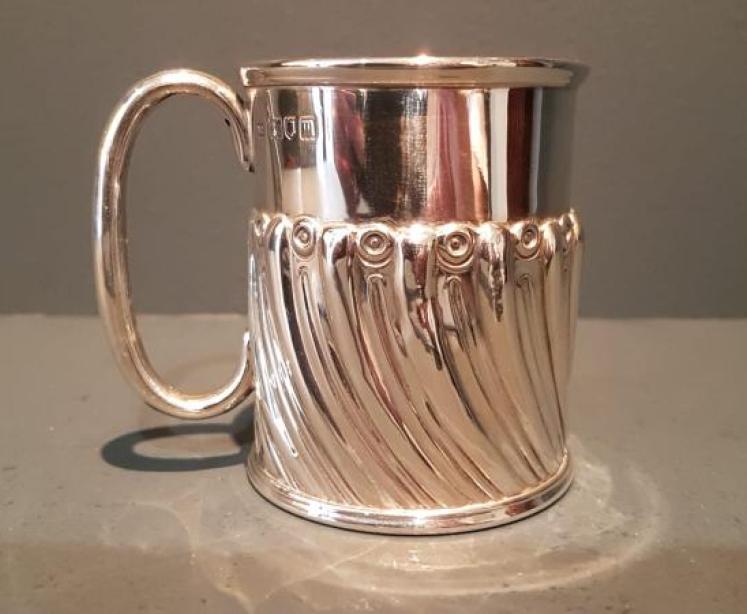 Childs Silver Mug by William Comyns - Image 1
