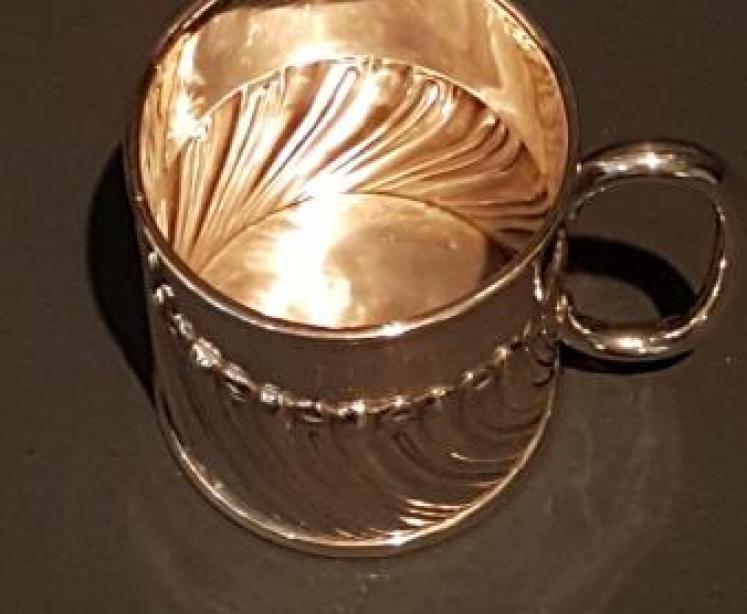 Childs Silver Mug by William Comyns - Image 4