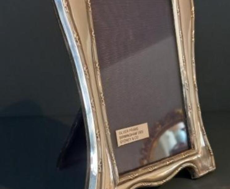 Antique Silver Shaped Top Photo Frame - Image 7