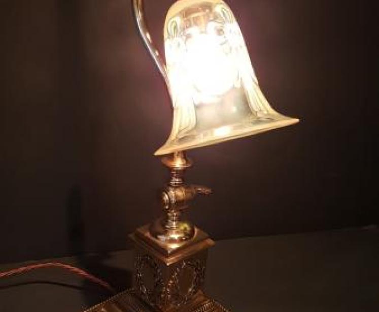 Superb Adjustable Brass Lamp and Vaseline Shade - Image 3