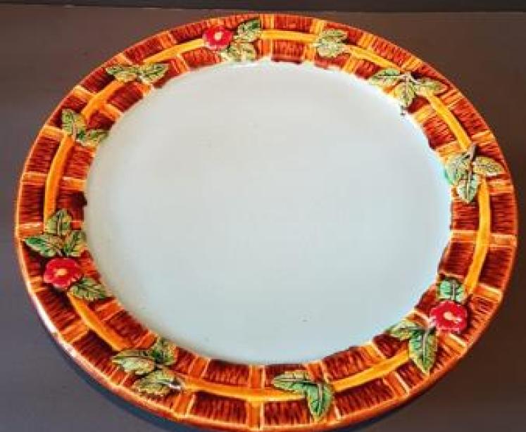 Large Victorian Majolica Cheese Dish - Image 4