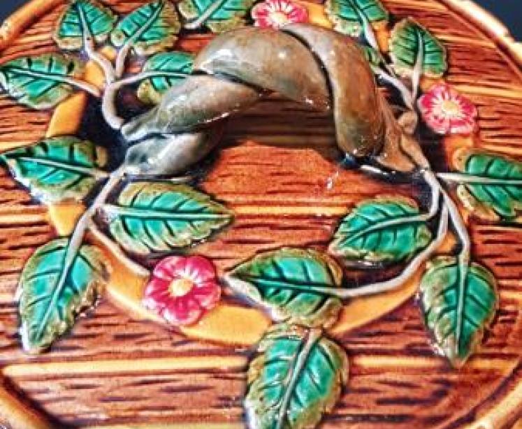 Large Victorian Majolica Cheese Dish - Image 5