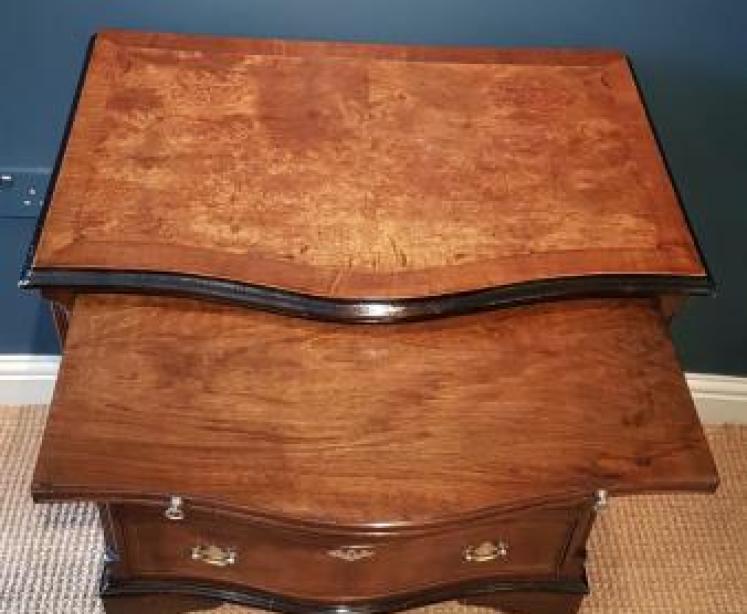Edwardian Serpentine Fronted Chest of Drawers - Image 4