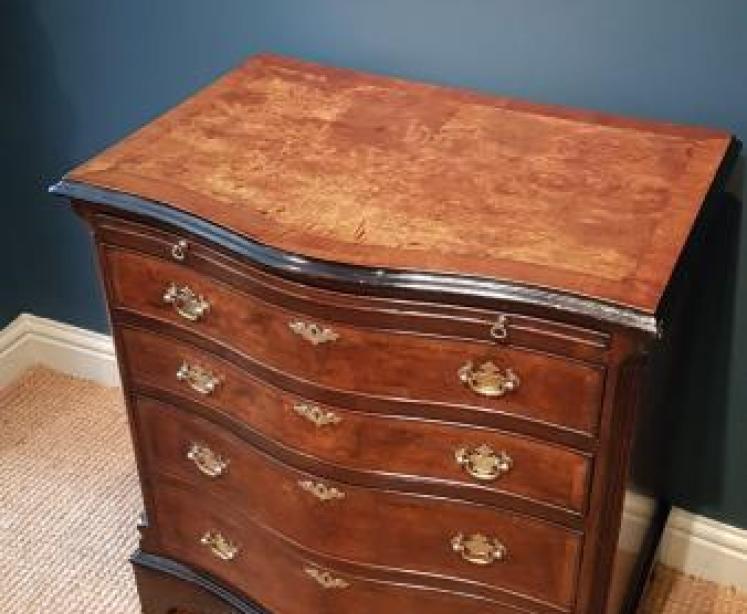 Edwardian Serpentine Fronted Chest of Drawers - Image 7