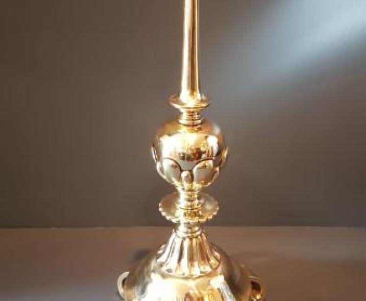 Impressive Arts and Crafts Brass Table Lamp - Image 1
