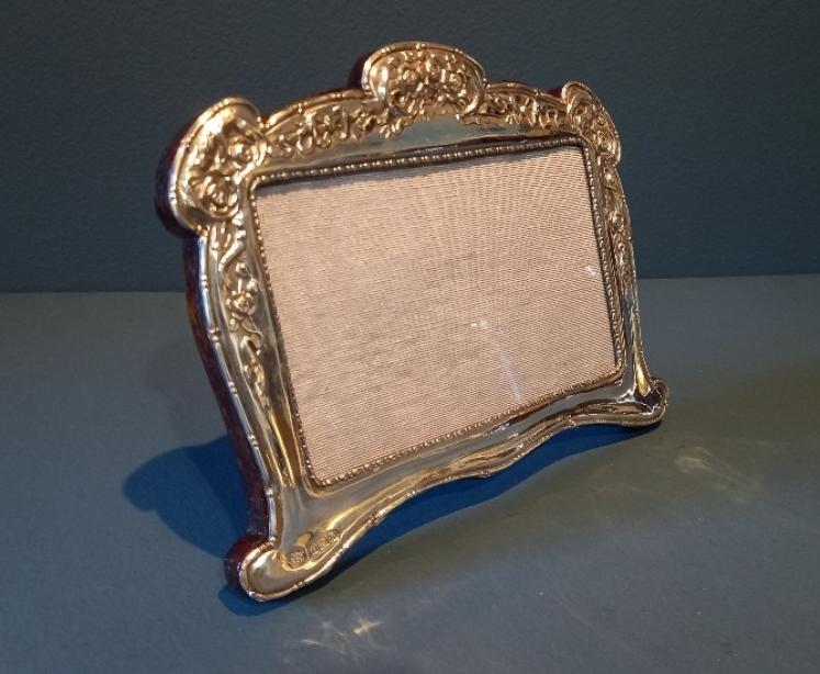 Antique Edwardian Period Silver Shaped Photo Frame - Image 7