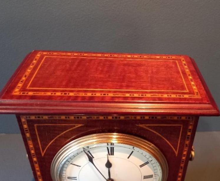 Antique Bracket Style Chequered Inlay Mantel Clock - Image 6