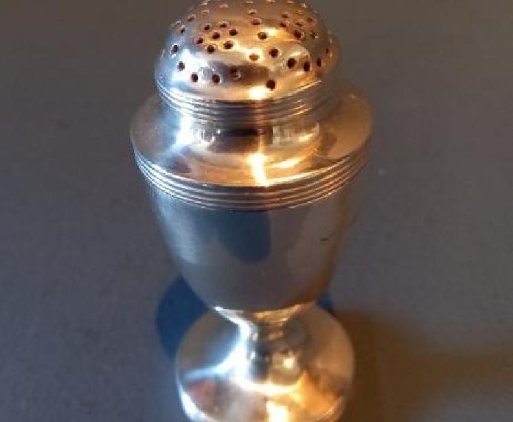 Victorian London Silver Pounce Pot - Image 2