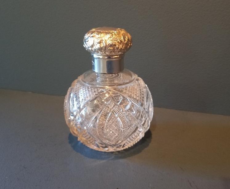 Victorian Silver Topped Crystal Cut Scent Bottle - Image 1