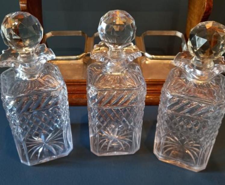 Superb Victorian Three Bottle Tilting Tantalus - Image 6