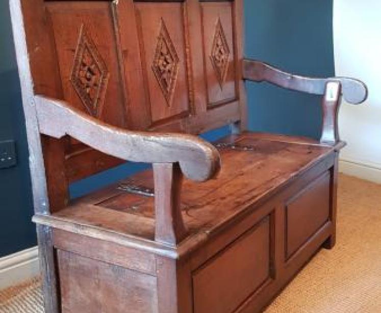 Small Period Oak Box Settle - Image 3