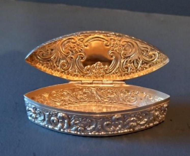 Edwardian Silver Lozenge Shaped Table Box - Image 4