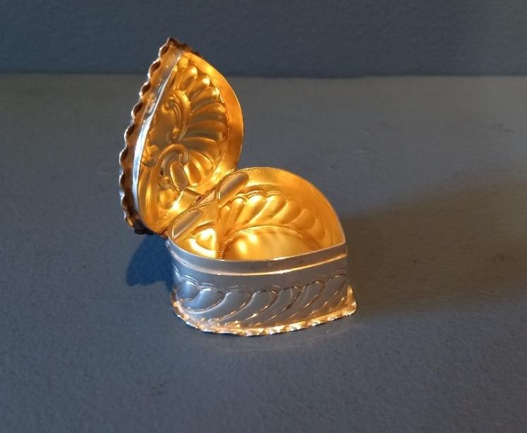 Victorian Heart Shaped Table Box - Image 3
