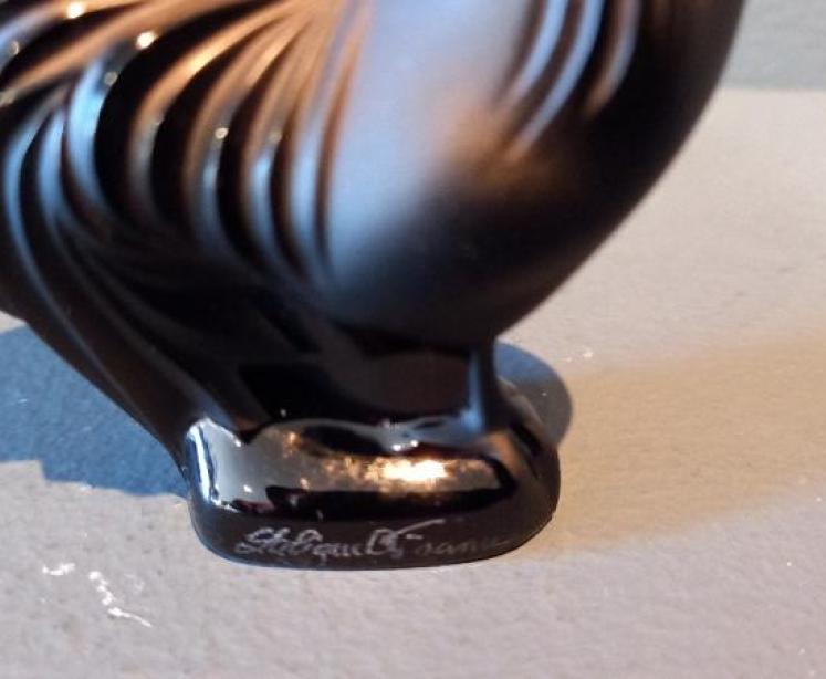 Unusual Lalique Black Opalescent Cockerel - Image 5