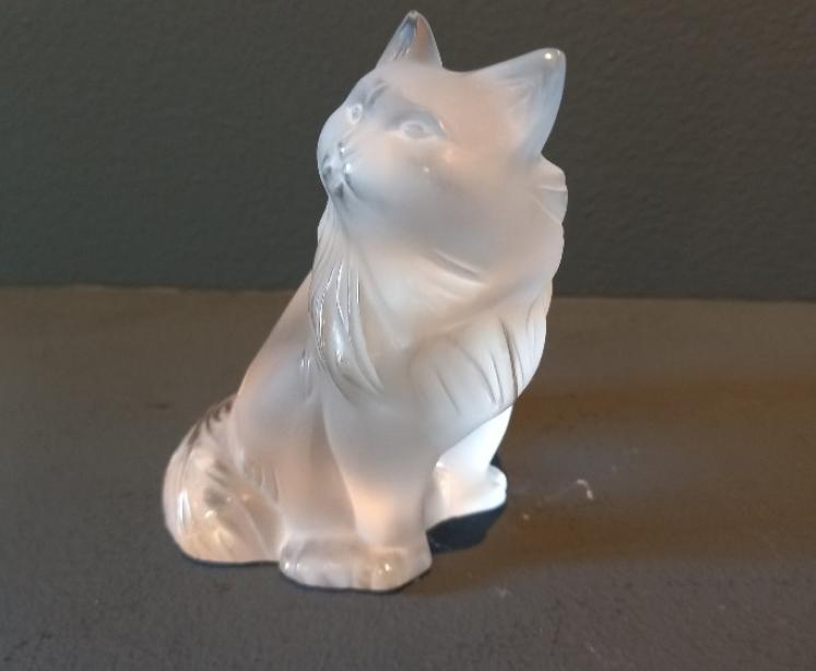 Large Lalique Opalescent Sitting Cat - Image 3