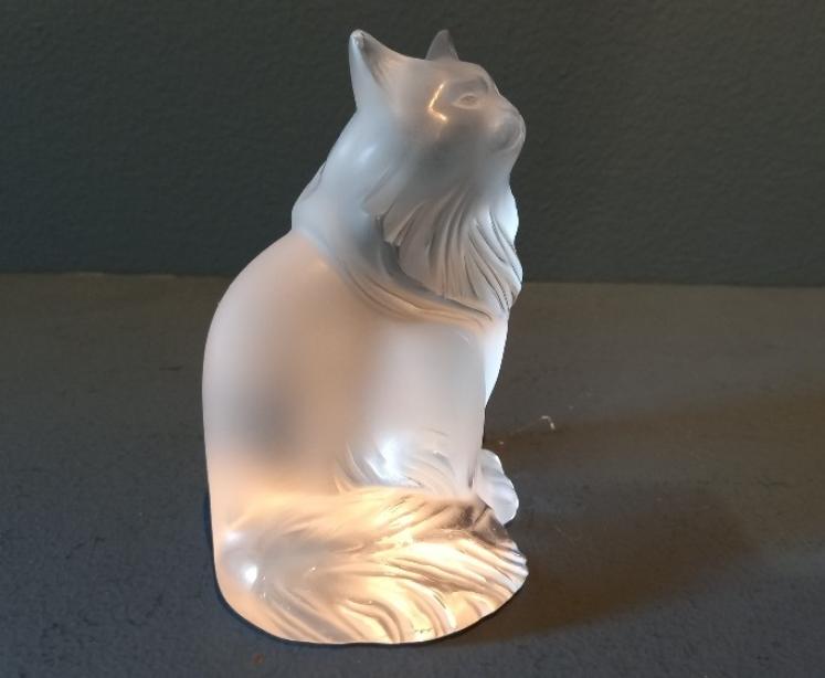 Large Lalique Opalescent Sitting Cat - Image 5