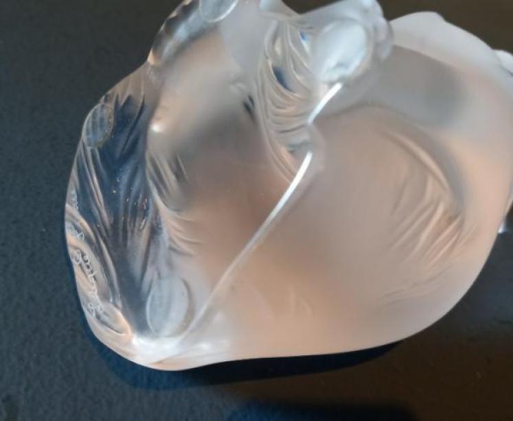 Large Lalique Opalescent Sitting Cat - Image 7