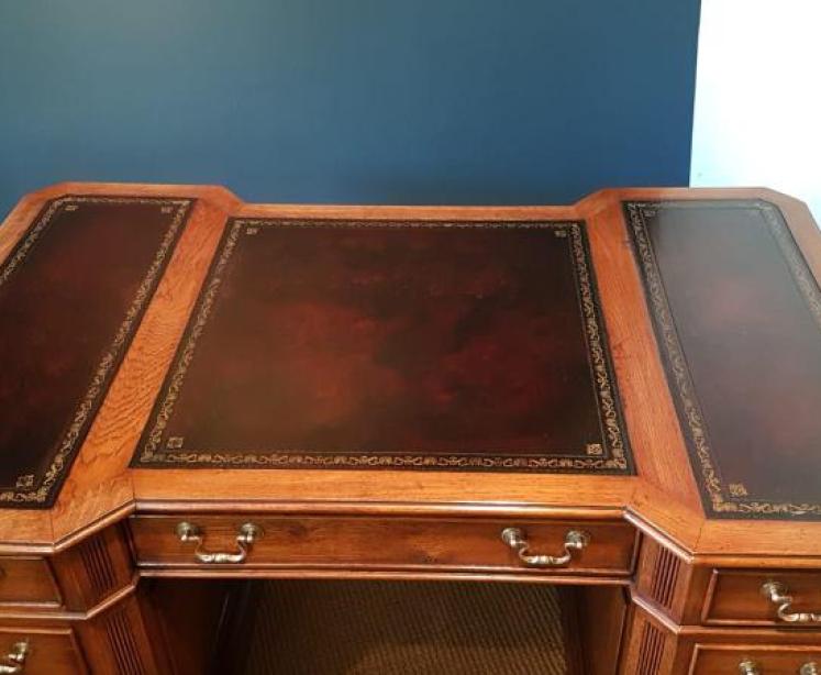 Superb Solid Oak Pedestal Desk - Image 2