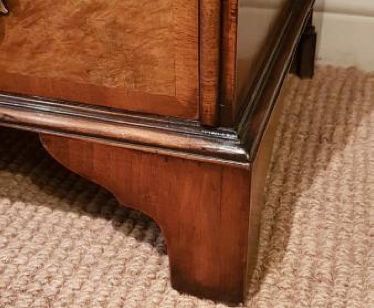 George I Style Walnut Chest of Drawers - Image 5