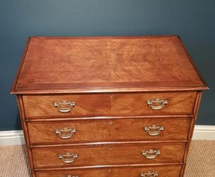 George I Style Walnut Chest of Drawers - Image 7