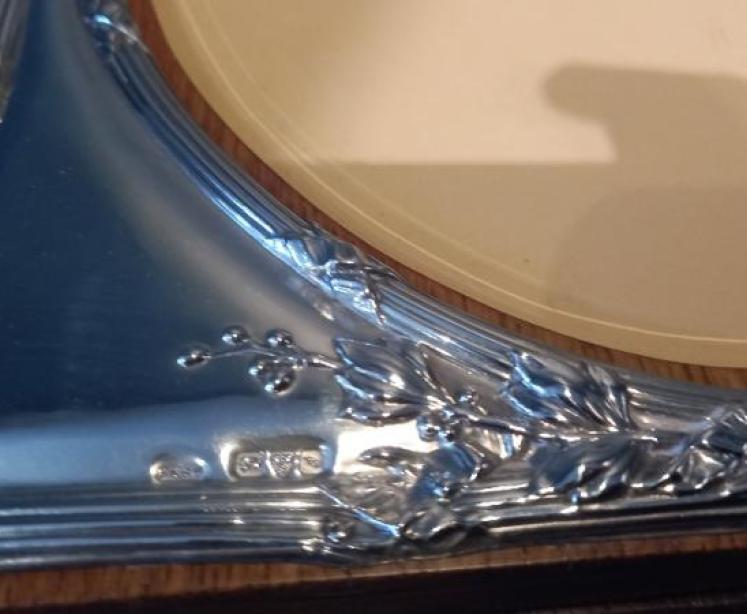 Large Fine Quality Antique Silver Photo Frame - Image 4