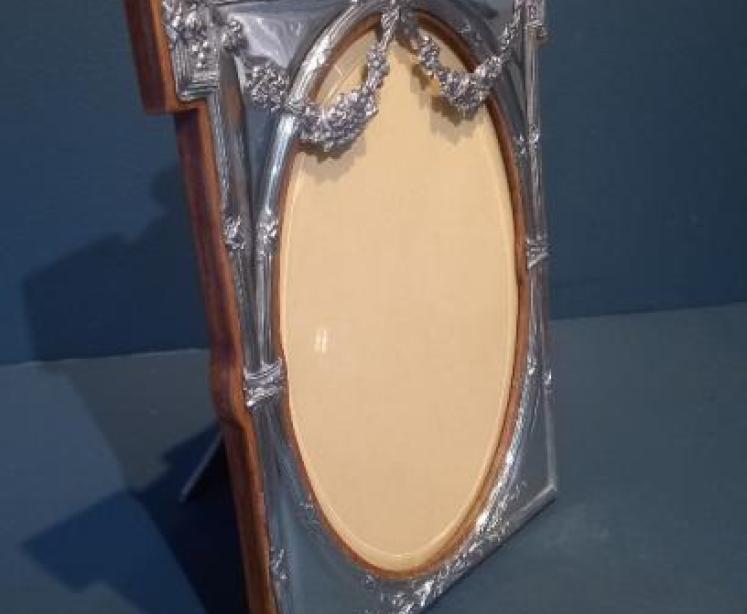Large Fine Quality Antique Silver Photo Frame - Image 7