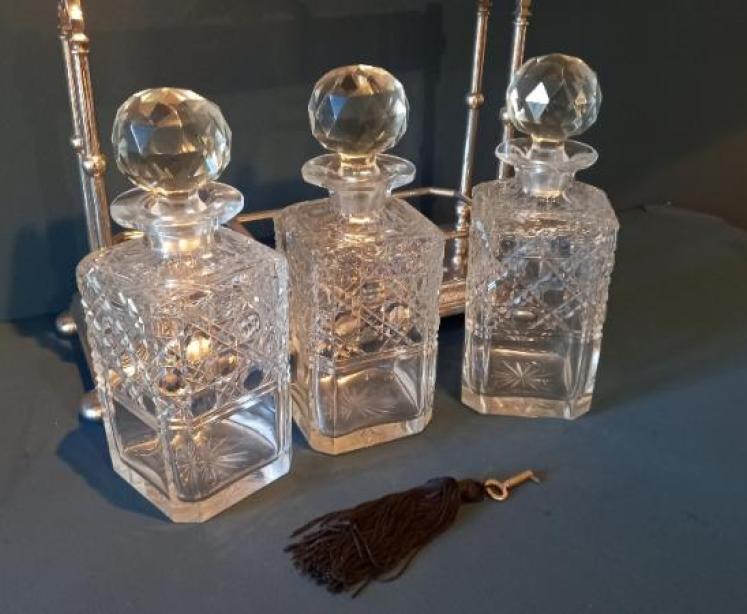  Late Victorian Silver Plated Three Bottle Tantalus - Image 6