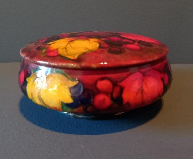Moorcroft Autumn Leaf & Berries Flambe Lidded Dish - Image 4