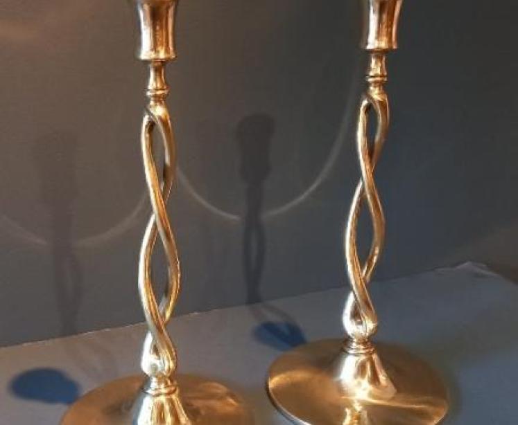 Superb Pair of Early 18th Century Open Twist Candlesticks - Image 6